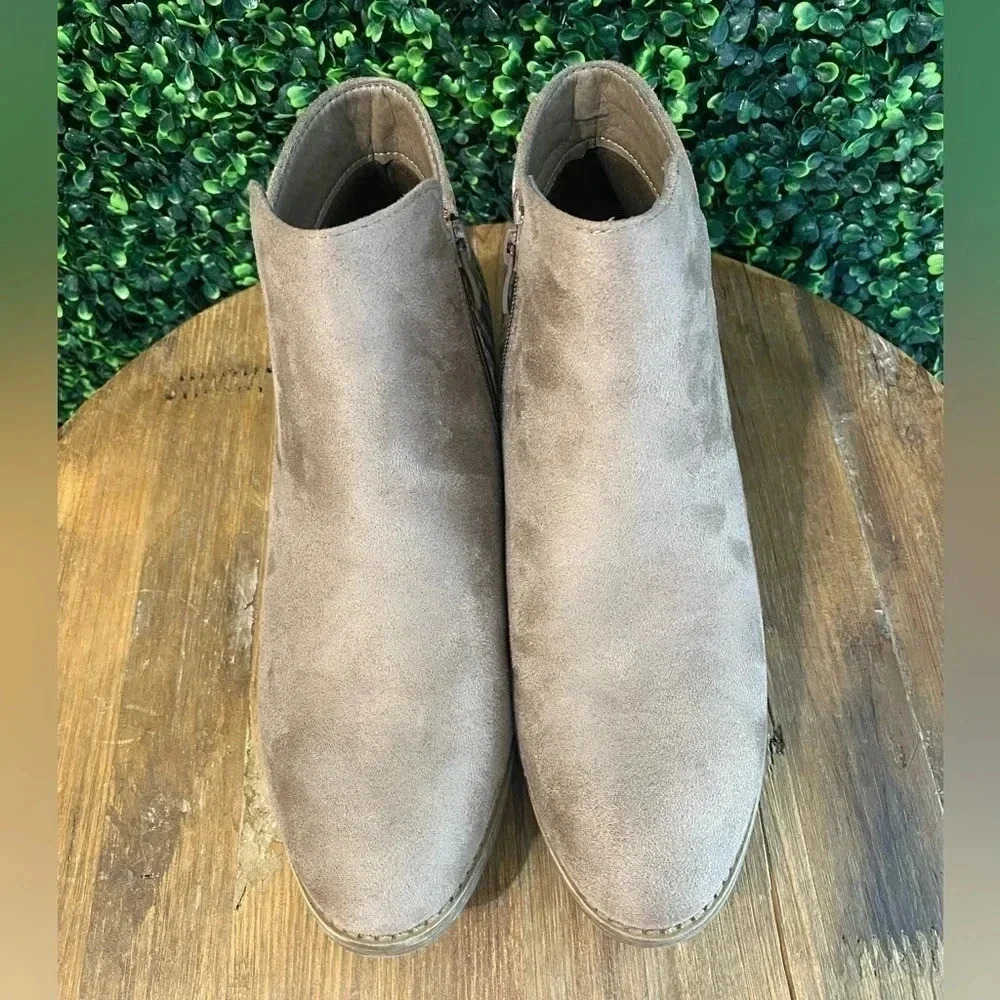 Corkys Prevail Pink Aztec Booties - Size 9 New - Picture 3 of 6